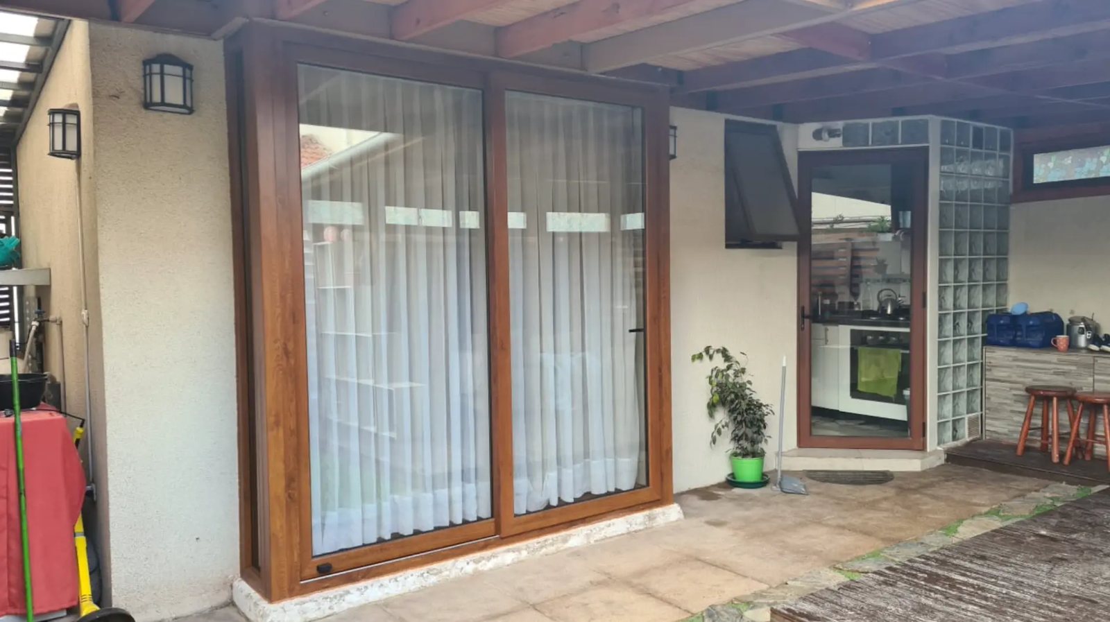 Ventanal corredera PVC roble